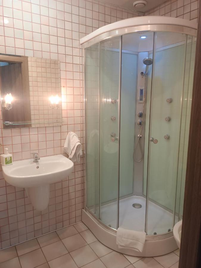 שירפיצ'ה Hotel Zakatek Lesny מראה חיצוני תמונה